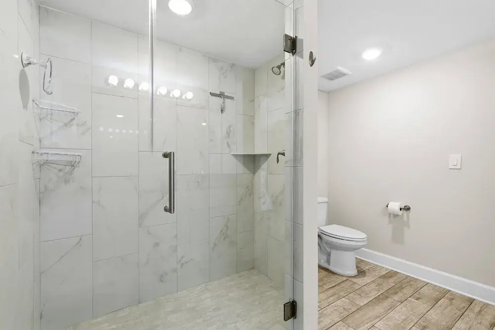 Dimucci Tower 404