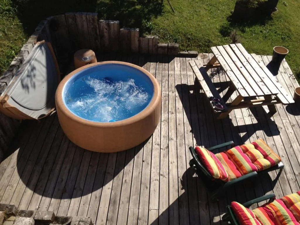 Luxury Family Ski Chalet - Jacuzzi BBQ - Near Lake Golf - Multipass access 60 Summer activities - Sleep 10
