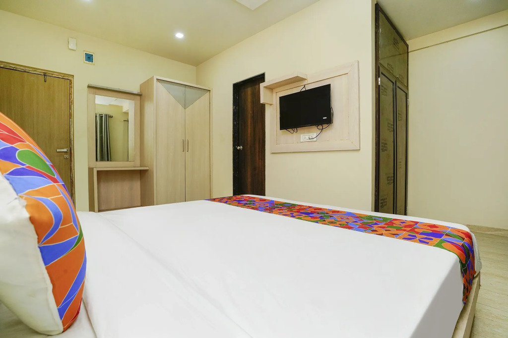 FabHotel Bhiwandi Palace