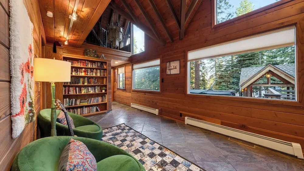 Grand Elk Chalet by Avantstay Private Beach + Pier + Hot Tub Historic A-frame in Carnelian Bay Near Tahoe City + Hiking Trails