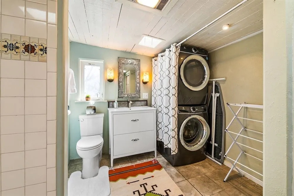 Casa Lola - Gorgeous Light-filled Home, Walk to The Plaza and The Railyard