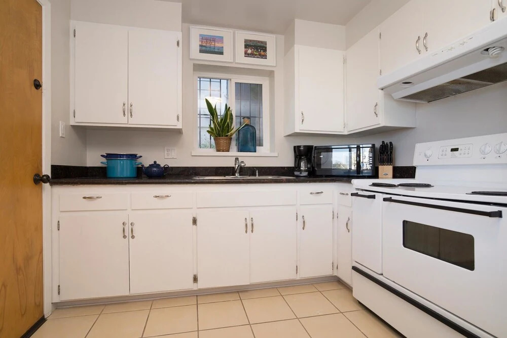 Charming & Cozy Dolores Park Condo by RedAwning
