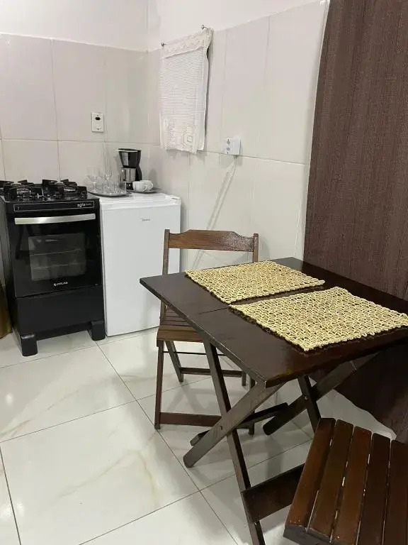 suite completa com cozinha // 900m da praia