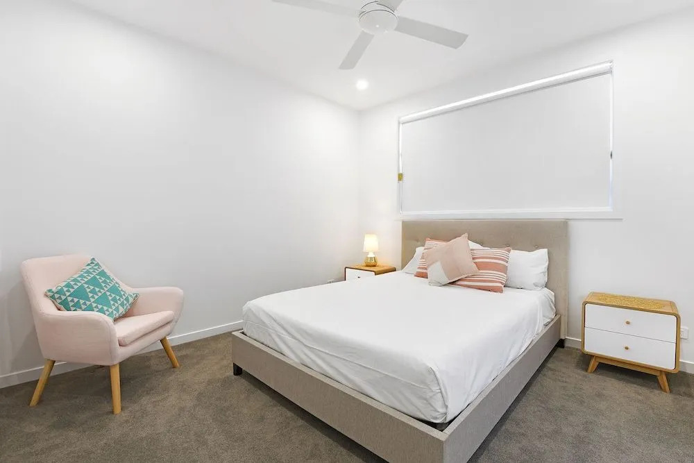 Gold Coast Private Villas - Waterfront Villas