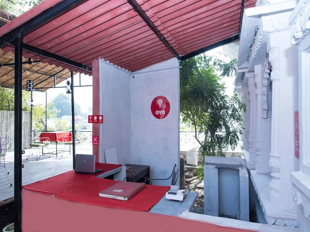 OYO 10704 Hotel Lake Haveli