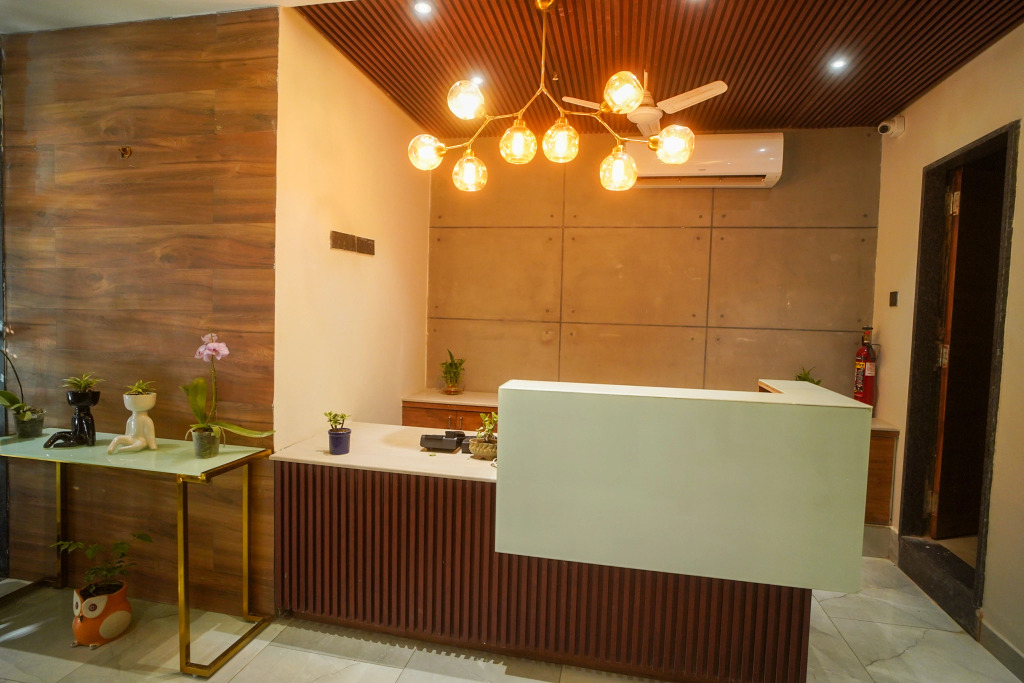 Hotel Lunar Stays