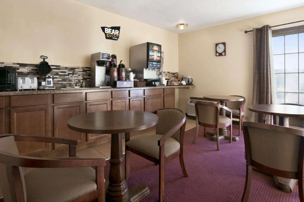 Travelodge Inn & Suites - Muscatine