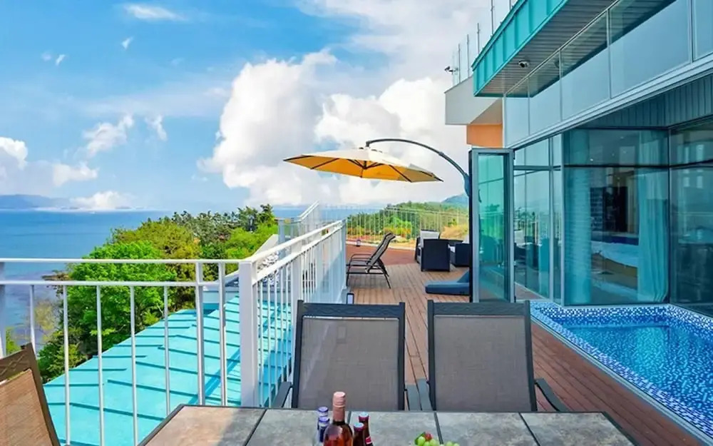 Yeosu Marine Terrace Poolvilla