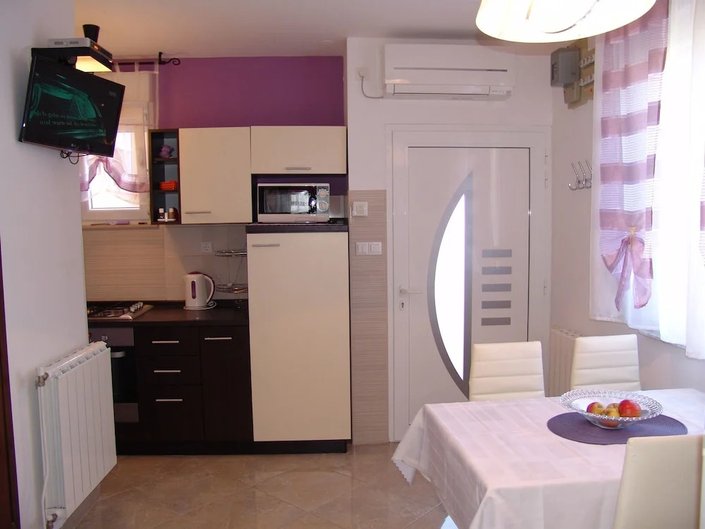 Apartments and Room Boris