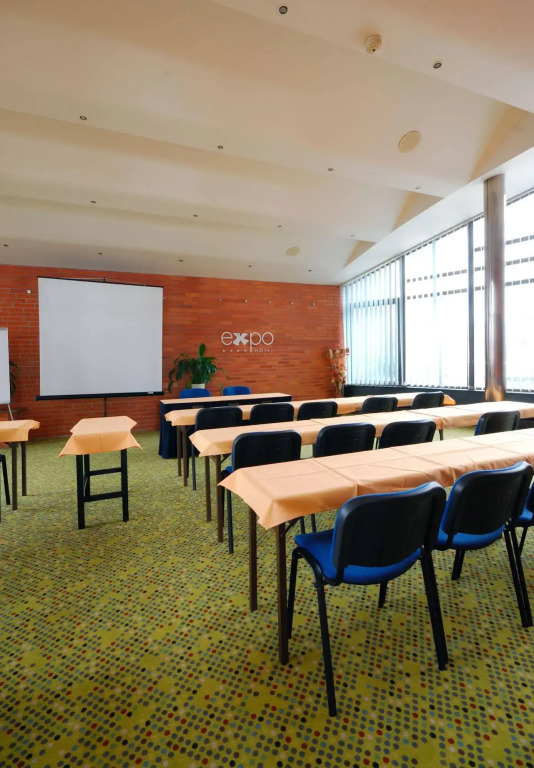 Expo Hotel