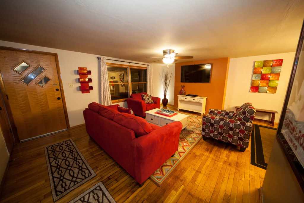Log Cabin Lodge & Suites