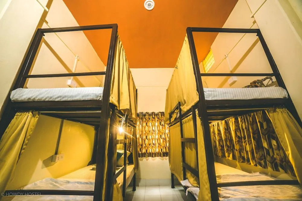 On The Ghat By Howdy Hostels