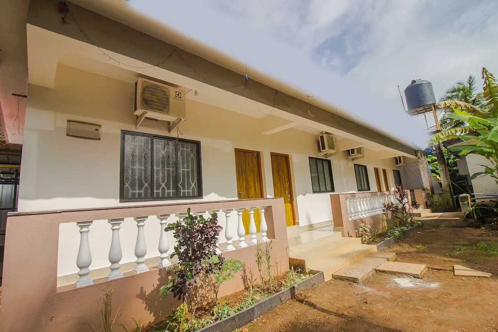 OYO 17244 Home Sunset View Stay Anjuna Beach