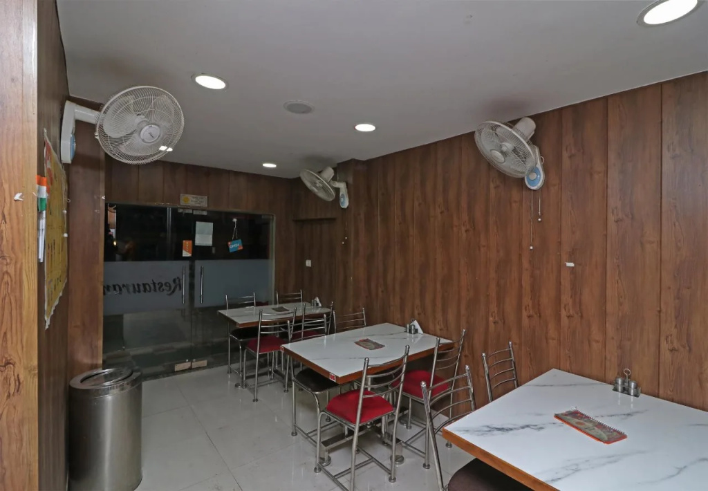 Hotel Satellite And Restaurant By OYO Rooms