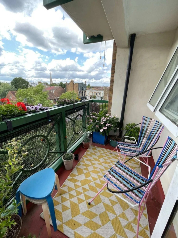 Contemporary 1BD Flat W/balcony - Stoke Newington!
