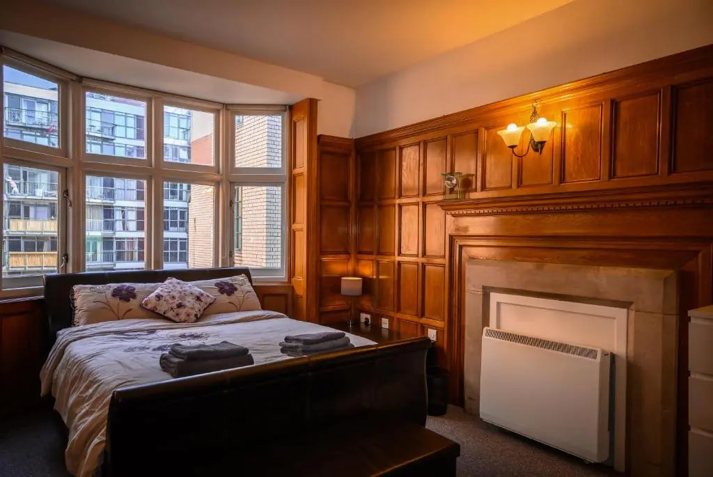 Amazing 3 Bedroom apartment in the center of Town