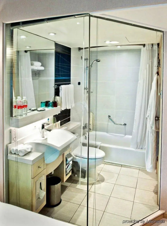 Отель Park Inn by Radisson Shanghai Downtown
