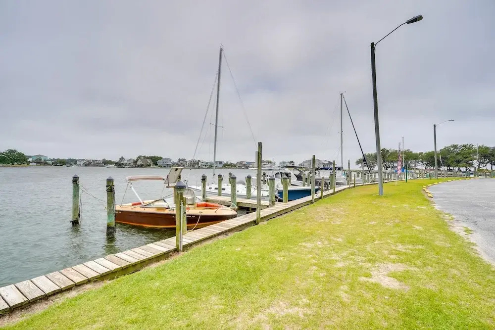 Waterfront Outer Banks Home w/ Beach Access