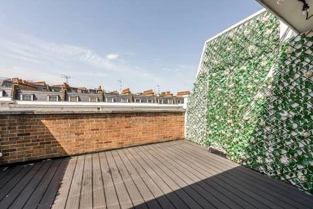 Prime Pimlico 3 Bedroom Flat With Roof Terrace