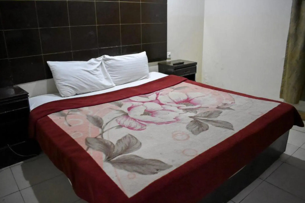 Mid Land Hotel