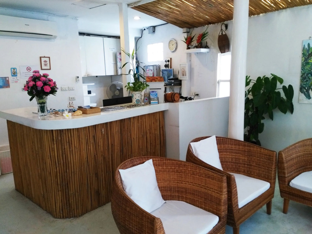 SleepEasy Beach Hostel Huahin