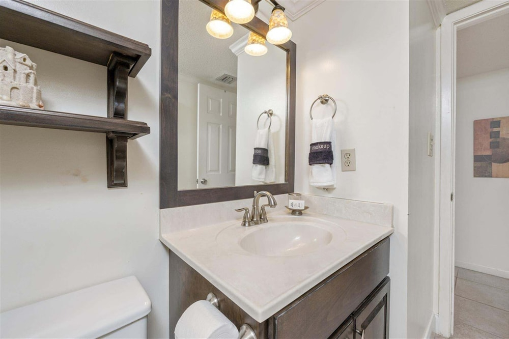 Shoreline Towers 2054 2 Bedroom Condo