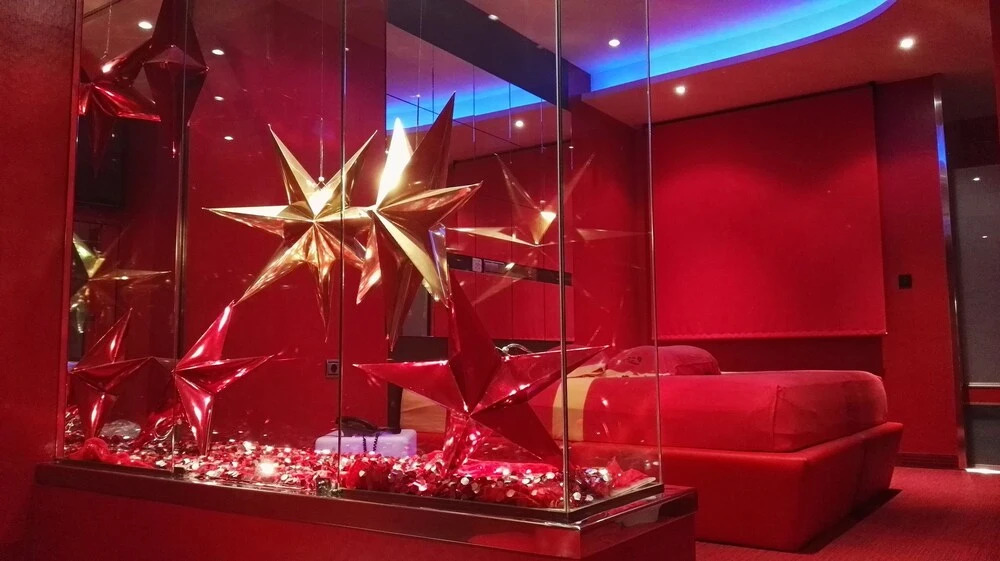 V Hotel