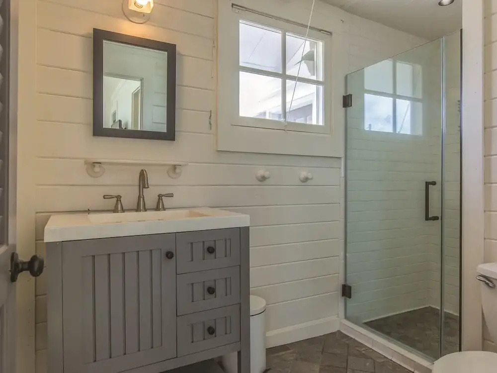 Aunt Pattie's Cottage by Youngs Suncoast
