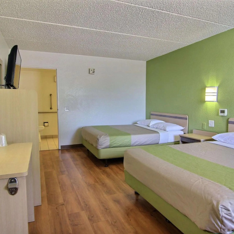 Motel 6 Austin, TX - Central Downtown UT