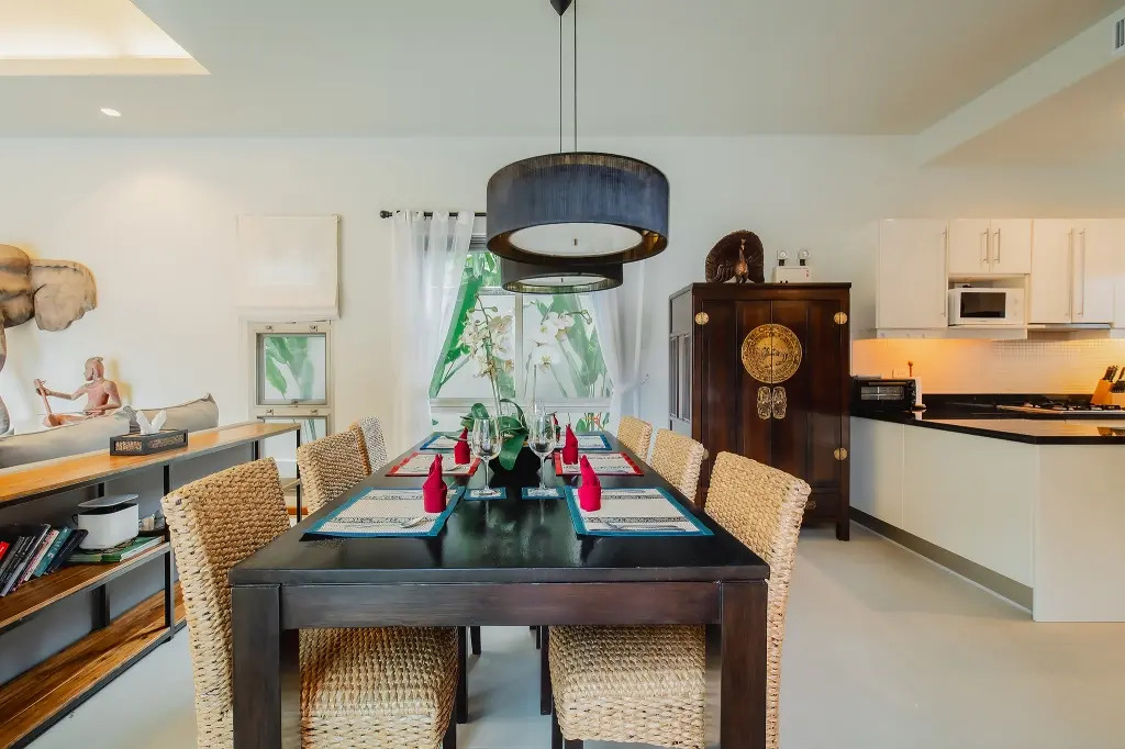 Ivory Pool Villa in Nai Harn Villa