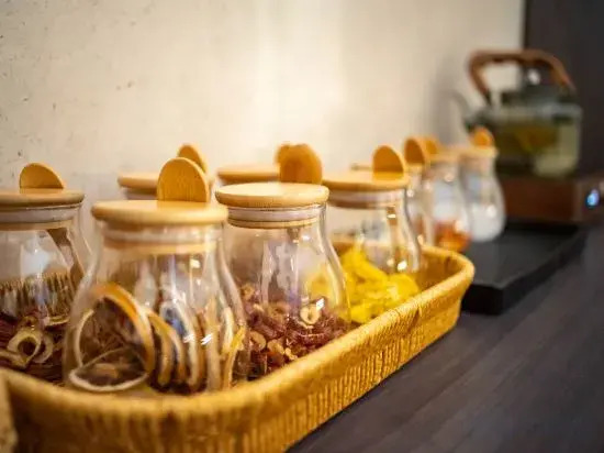 Wuduo Lanyue Hotel (Baoding Military Academy Square Hebei University Store)