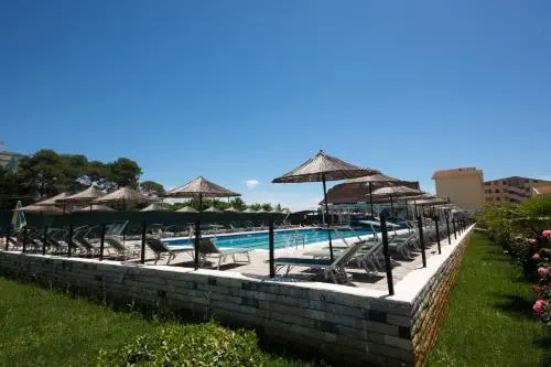 Kolaveri Resort