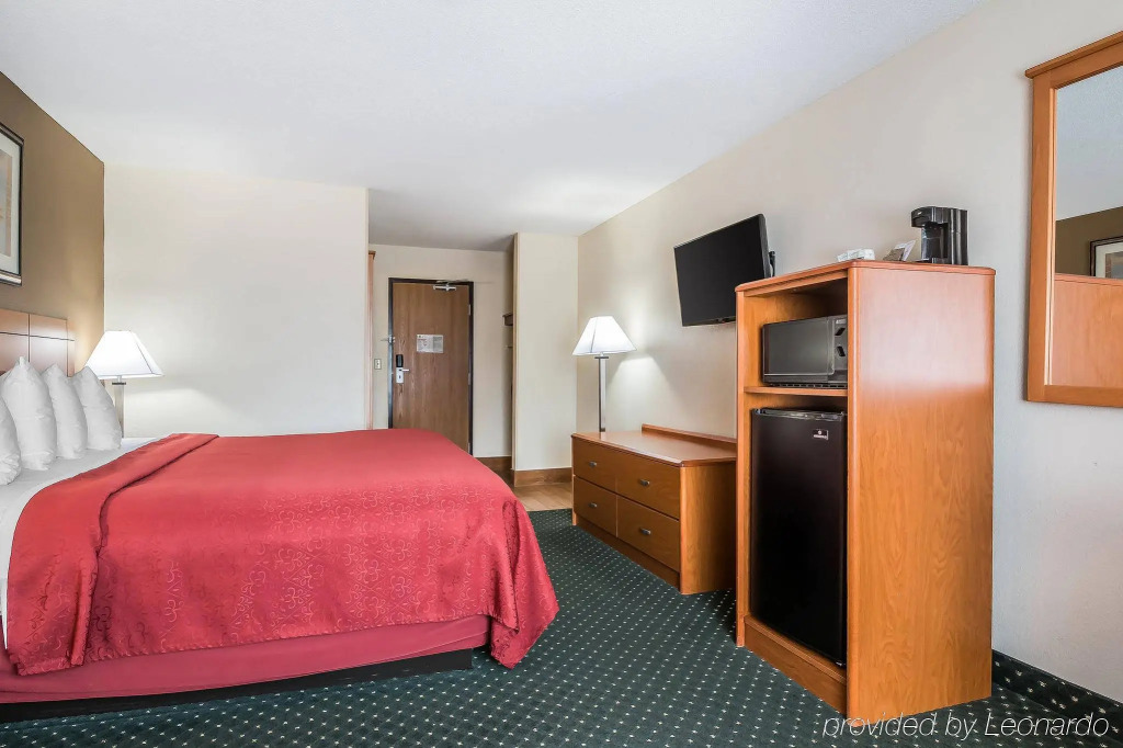 Quality Inn Coralville - Iowa River Landing