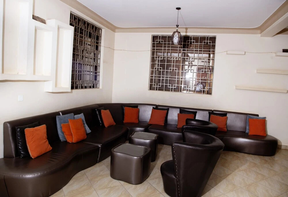 UBUNTU PALACE HOTEL - RUNATI
