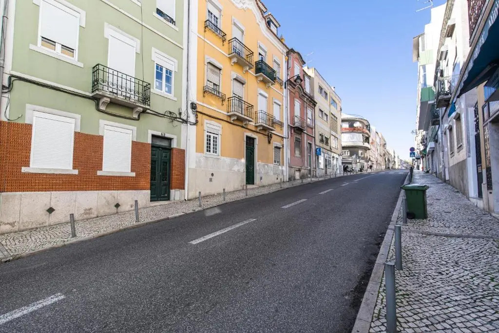 Renovated 3BR Apartment by Lisbon Heart