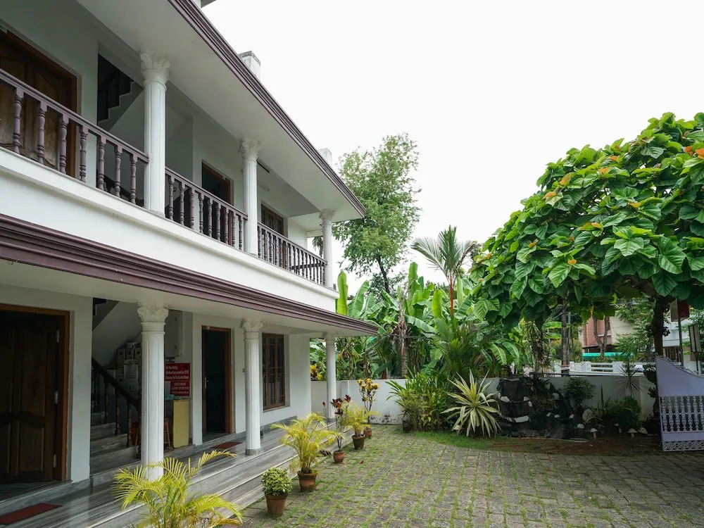 OYO 14172 Home Modern 2 BHK Palarivattam