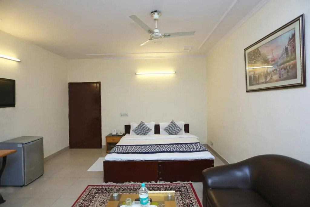 Hotel Kalkaji Residency by OYO Rooms