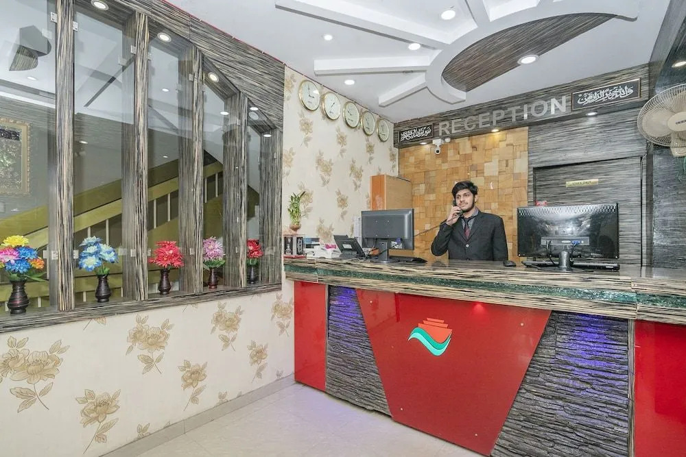 Oyo 436 Emirates Suites