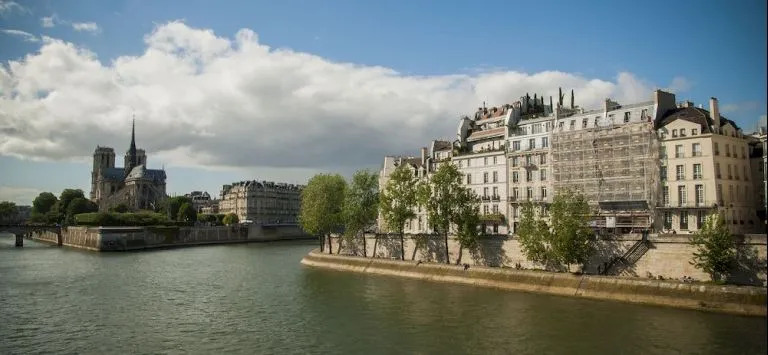 Apartments - Into Paris