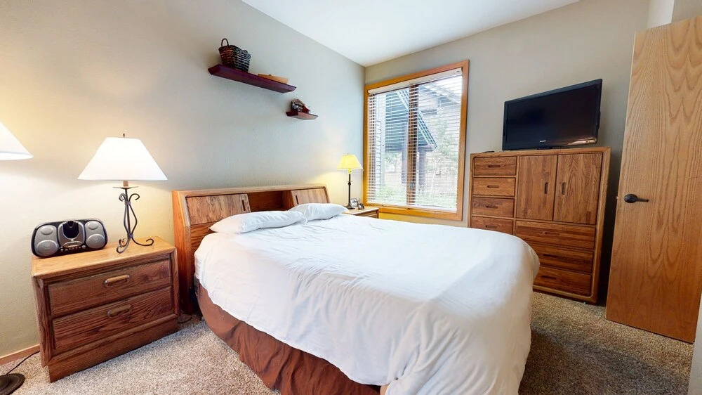 Snowcreek #859 2 Bedroom Condo