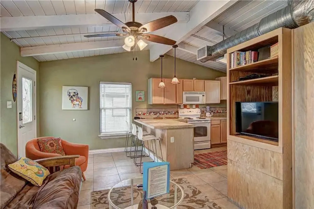 A Lil Nauti 2 Bedrooms 1 Bathroom Home