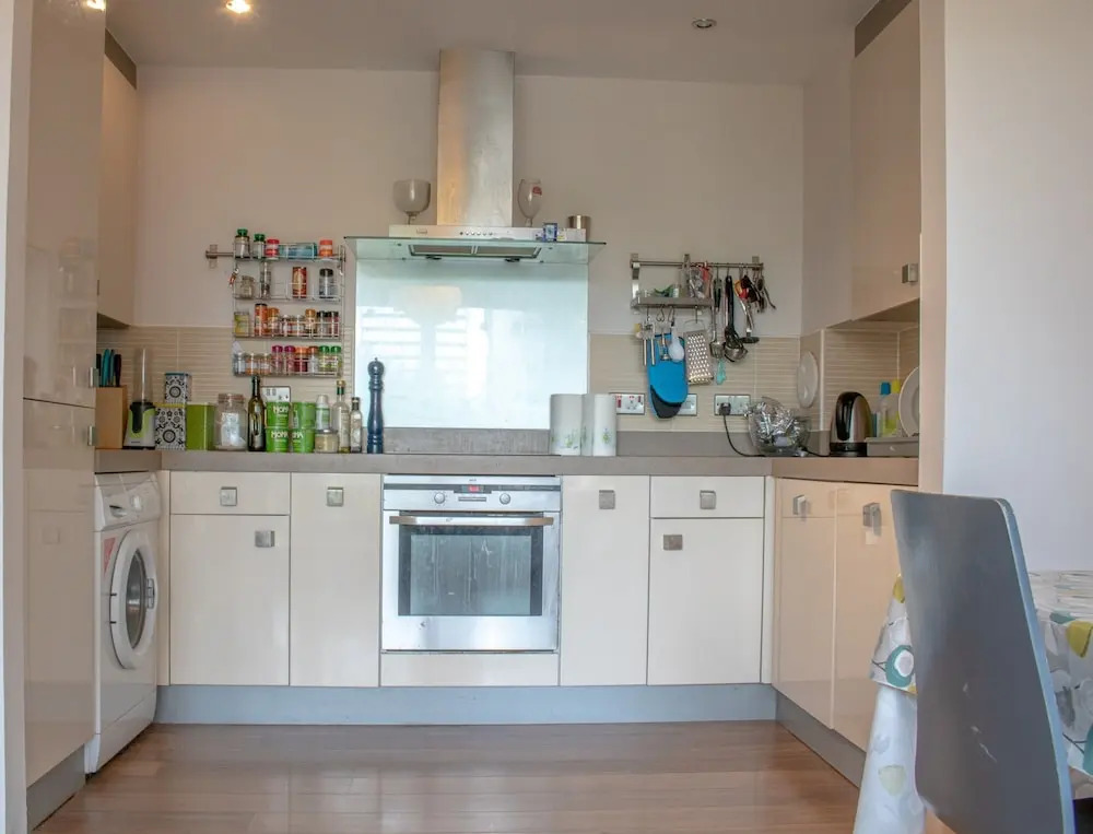 2 Bedroom 2 Bathroom Flat