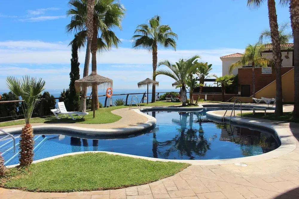 Excellent View, Beach & Mountain, Panorama Swimming Pool all Year Round