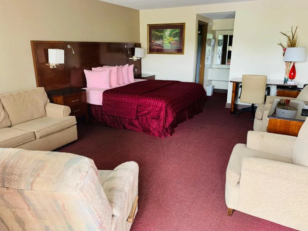Royal Inn & Suites