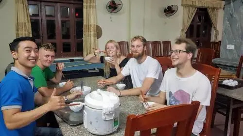 Toms Hostel