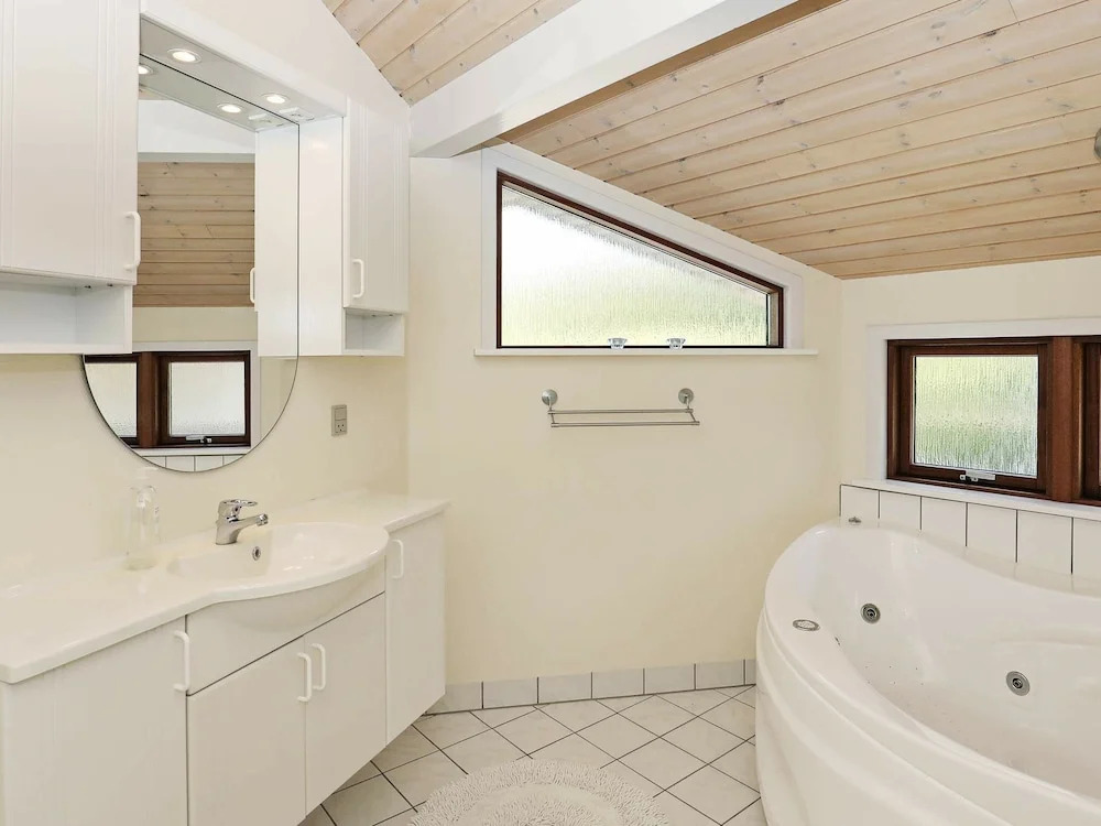 Luxurious Holiday Home Near Hals With Whirlpool