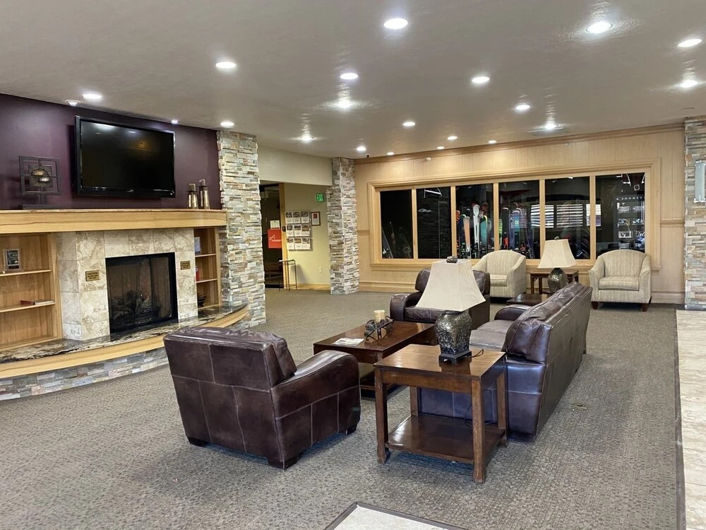 Shadow Ridge 102 4 Bedroom Condo by Redawning