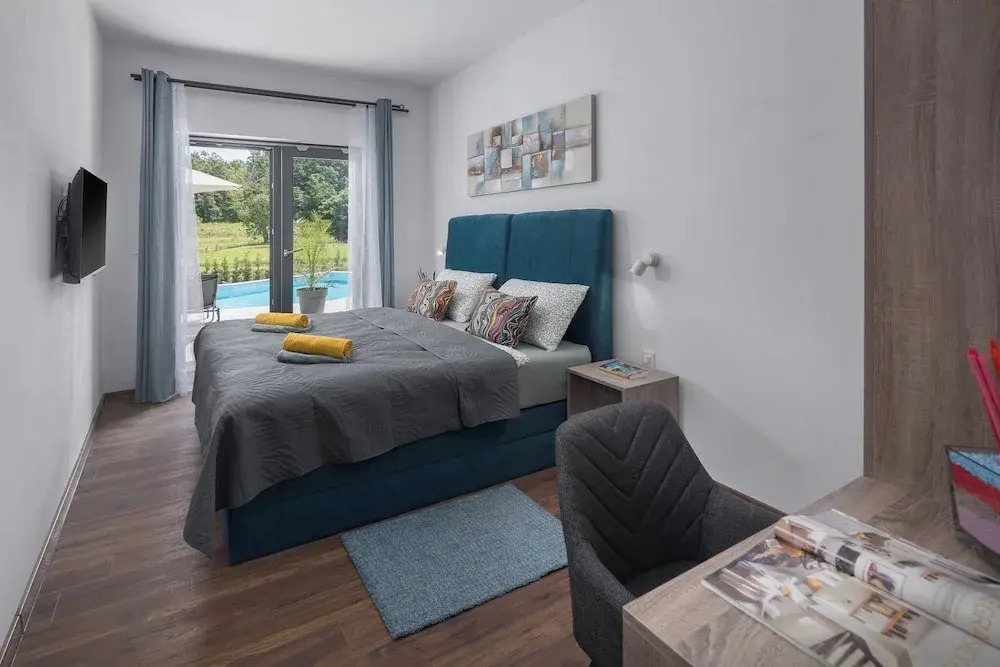 Residence Villa Manuela - Pool & Jacuzzi - Batlug