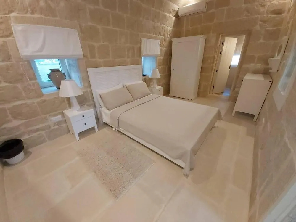 Farmhouse Villa with Large Pool and Garden in Gozo