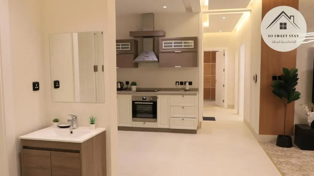 So Sweet Stay -AlTawun 3BR apartment - with Balcony garden view - الاقامة الجميلة - شقة فندقية فاخرة - بلكونه مطله ع الحديقه
